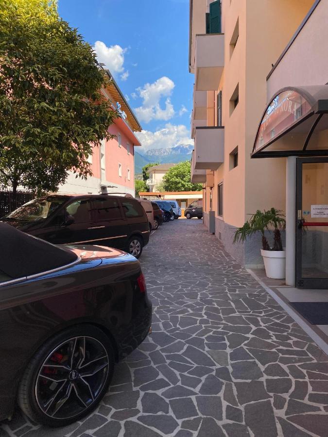 Hotel Aurora&Appartamenti Torbole Sul Garda Esterno foto