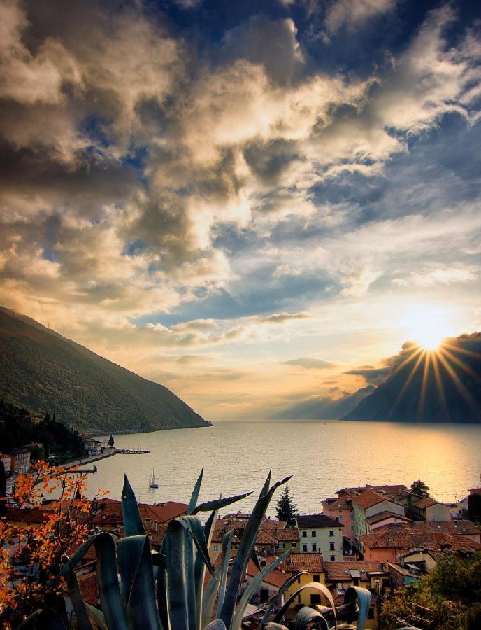 Hotel Aurora&Appartamenti Torbole Sul Garda Esterno foto