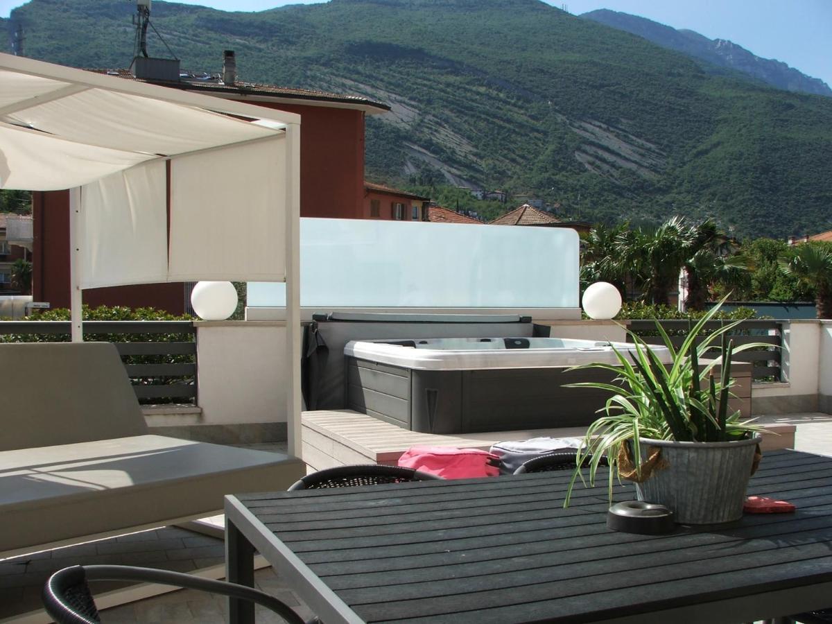 Hotel Aurora&Appartamenti Torbole Sul Garda Esterno foto